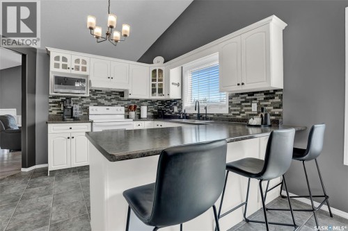 1355 Maple Leaf Crescent N, Regina, SK 