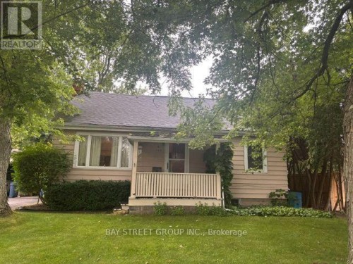 320 STEWART STREET  Newmarket, ON L3Y 3M6