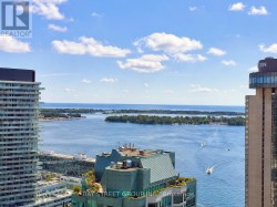 3310 - 33 BAY STREET  Toronto, ON M5J 2Z3