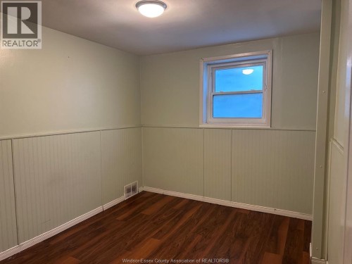 4360 HOWARD AVENUE , Windsor, Ontario N9G 1P4 2