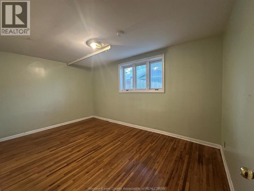 4360 HOWARD AVENUE , Windsor, Ontario N9G 1P4 4