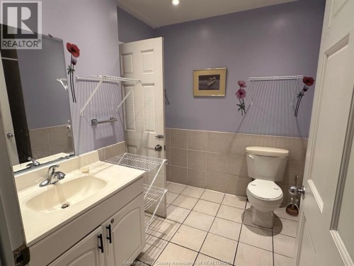 4360 HOWARD AVENUE , Windsor, Ontario N9G 1P4 5