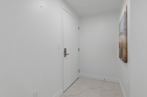 Mud Room - 309-1500 Rue Émile-Bouchard, Vaudreuil-Dorion, QC 