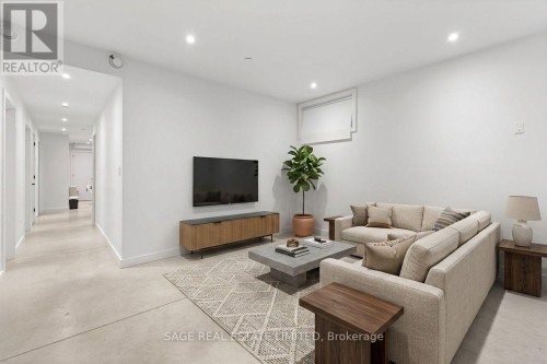 LOWER - 182 CAMERON AVENUE , Toronto, Ontario M6M 1R7 3