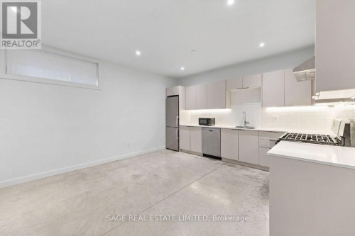 LOWER - 182 CAMERON AVENUE , Toronto, Ontario M6M 1R7 5