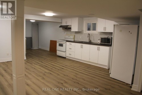 243 KINGSLAKE ROAD , Toronto, Ontario M2J 3G9 5
