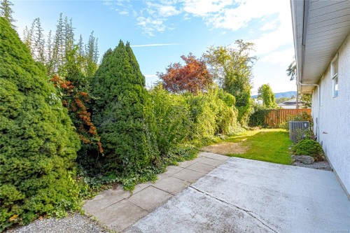 727 Park Pl, Duncan, BC 
