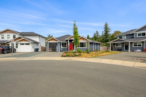 280 Weaver Pl, Comox, BC 