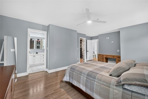 16 Edwards Estates Rd, View Royal, BC 
