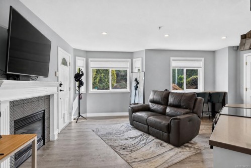 16 Edwards Estates Rd, View Royal, BC 