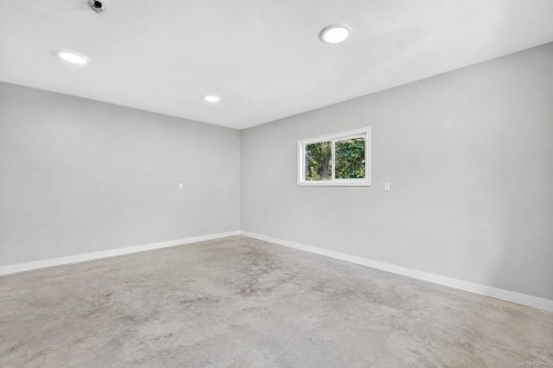 16 Edwards Estates Rd, View Royal, BC 