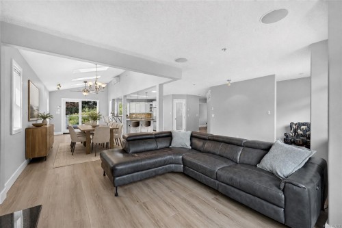 16 Edwards Estates Rd, View Royal, BC 