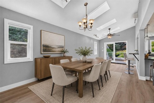 16 Edwards Estates Rd, View Royal, BC 