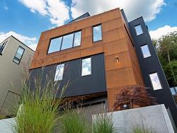 31 Armshore Drive  Armdale, NS B3N 1M4