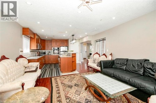 107 Glencliffe Court, Kitchener, ON 