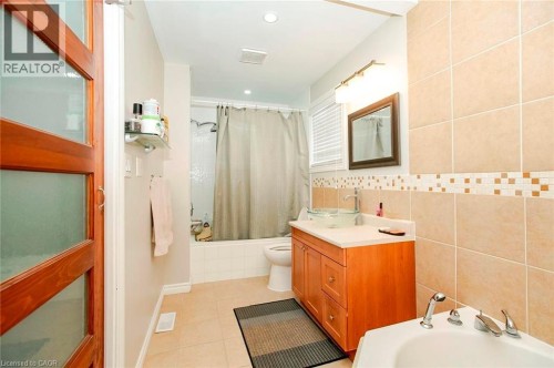 107 Glencliffe Court, Kitchener, ON 