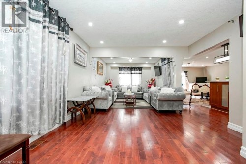 107 Glencliffe Court, Kitchener, ON 