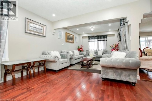 107 Glencliffe Court, Kitchener, ON 