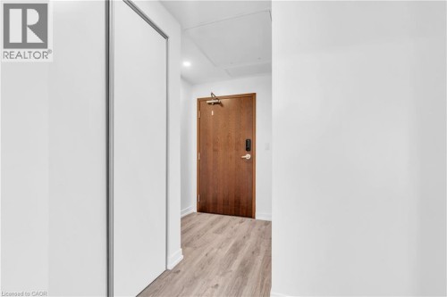 60 FREDERICK Street Unit# 1914 , Kitchener, Ontario N2H 0C7 2