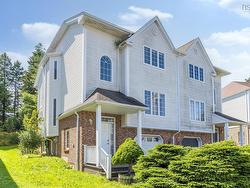 8 Wembley Place  Halifax, NS B3S 1E6