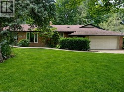 44 COLQUHOUN Crescent  Hamilton, ON L9C 4W8