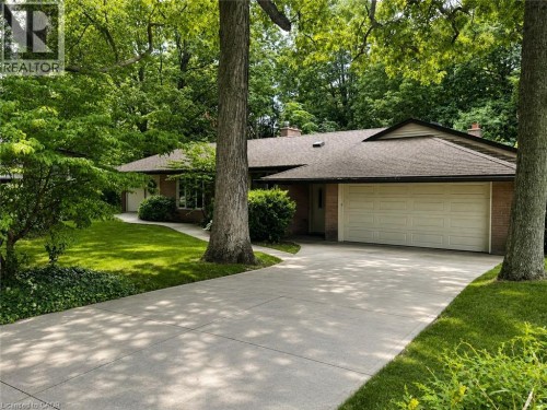 44 Colquhoun Crescent, Hamilton, ON 