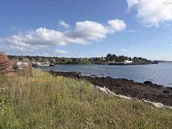 102 South Side Petit De Grat Road Alderney Point, NS B0E 2L0