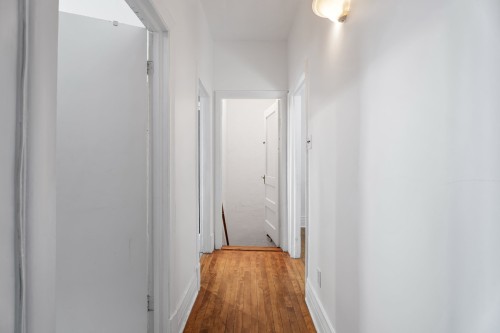 Hall d'entrée/Vestibule - 5412 Av. Montclair, Montréal (Côte-Des-Neiges/Notre-Dame-De-Grâce), QC 