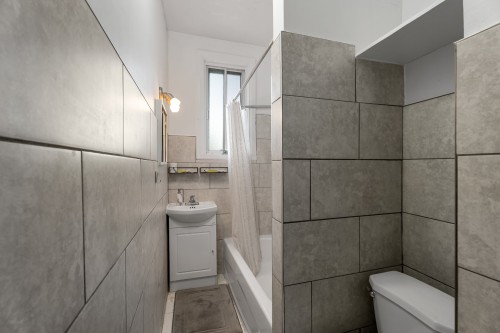 Salle de bains - 5412 Av. Montclair, Montréal (Côte-Des-Neiges/Notre-Dame-De-Grâce), QC 