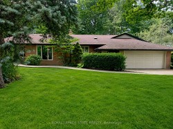 44 Colquhoun Crescent  Hamilton, ON L9C 4W8