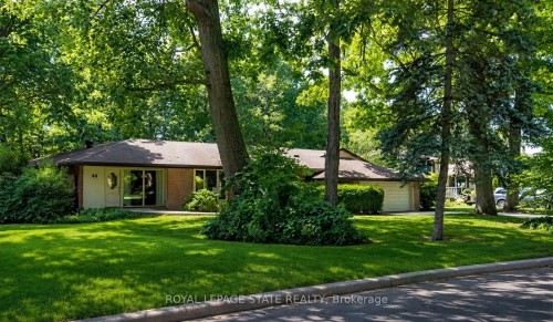 44 Colquhoun Crescent, Hamilton, ON 