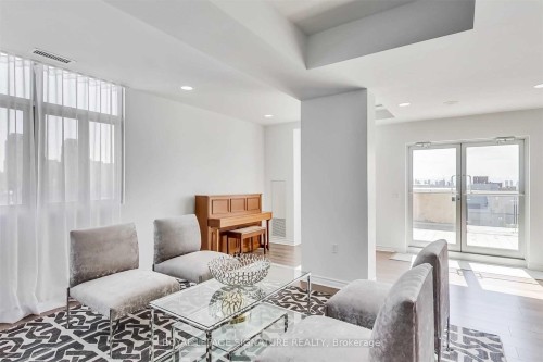 201-15 Maplewood Avenue, Toronto, ON 
