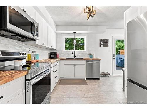 150 Charing Cres, Fredericton, NB 