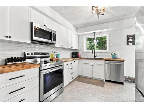 150 Charing Cres, Fredericton, NB 
