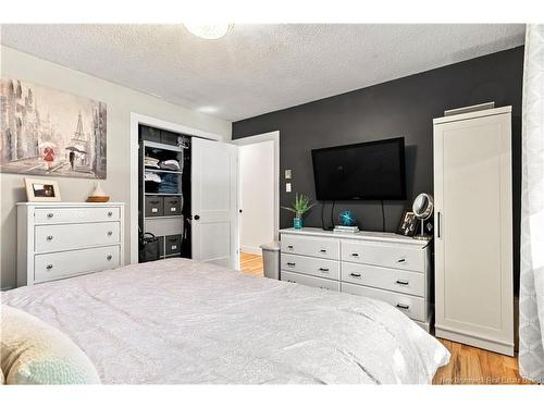 150 Charing Cres, Fredericton, NB 