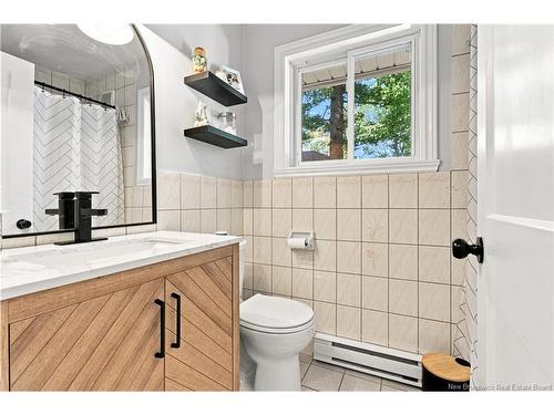 150 Charing Cres, Fredericton, NB 