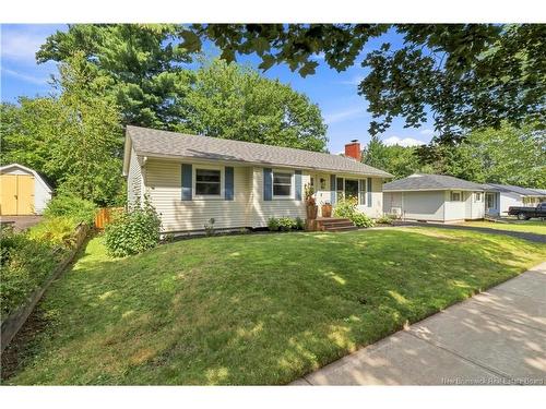 150 Charing Cres, Fredericton, NB 