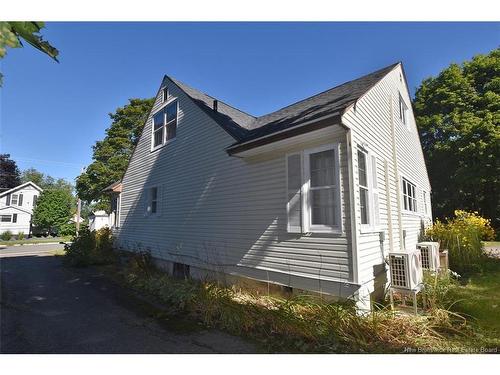 242 Highland Ave, Fredericton, NB 
