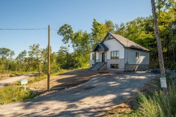 86 Rue du Belvédère  Saint-Hippolyte, QC J8A 0N1
