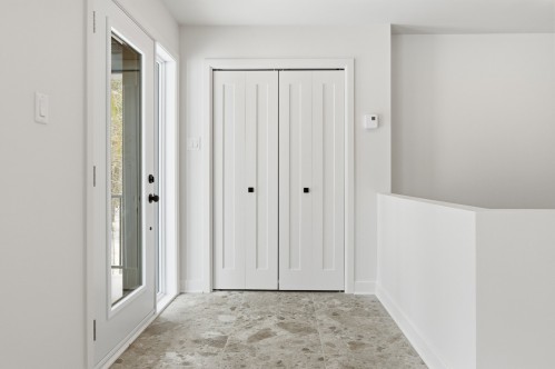 Hall d'entrée/Vestibule - 86 Rue Du Belvédère, Saint-Hippolyte, QC 