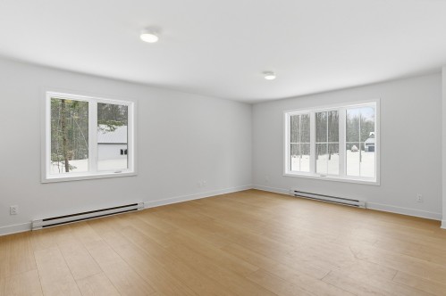 Salon - 86 Rue Du Belvédère, Saint-Hippolyte, QC 