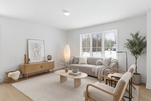 Salon - 86 Rue Du Belvédère, Saint-Hippolyte, QC 