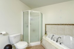 Salle de bains attenante à la CCP - 