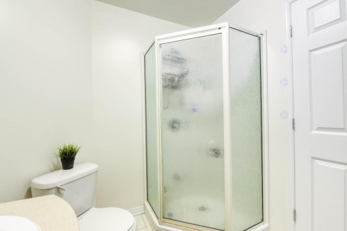 Salle de bains - 331 Rue De Barcelone, Dollard-Des-Ormeaux, QC 
