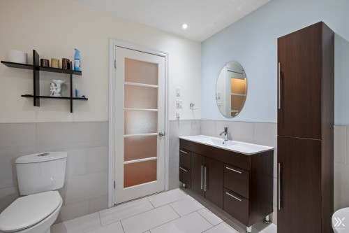 Salle de bains - 4628 Rue Du Pirée, Laval (Vimont), QC 