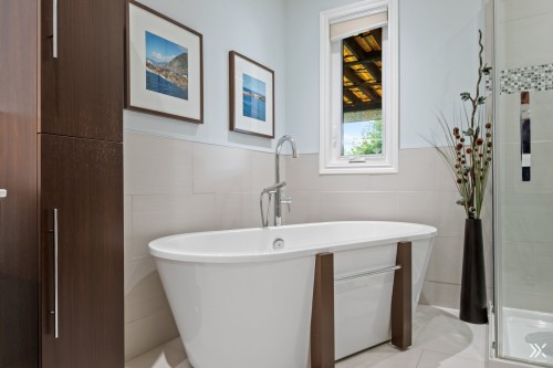 Salle de bains - 4628 Rue Du Pirée, Laval (Vimont), QC 