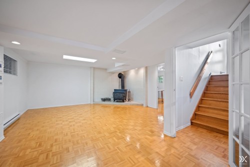 Salle familiale - 4628 Rue Du Pirée, Laval (Vimont), QC 