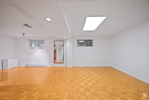 Salle familiale - 4628 Rue Du Pirée, Laval (Vimont), QC 