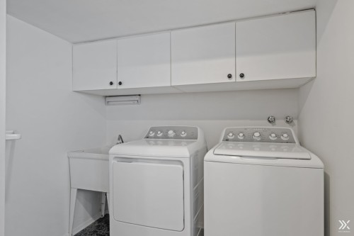 Salle de bains - 4628 Rue Du Pirée, Laval (Vimont), QC 