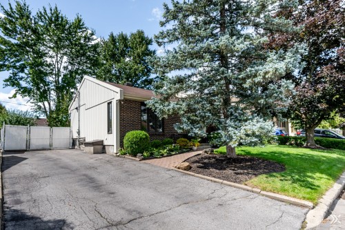 Cour - 4628 Rue Du Pirée, Laval (Vimont), QC 
